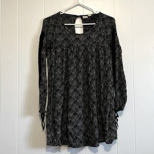 Roxy Tunic style top